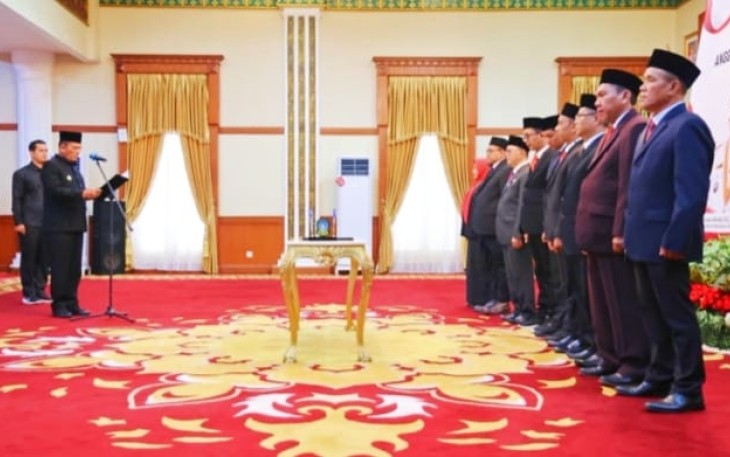 Gubernur Kepri Ansar Ahmad saat Lantik BPSK Batam
