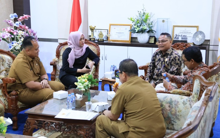 Wabup Bintan, Deby Maryanti saat Terima Kunjungan Tim Visitasi Monev Komisi Informasi Provinsi Kepri
