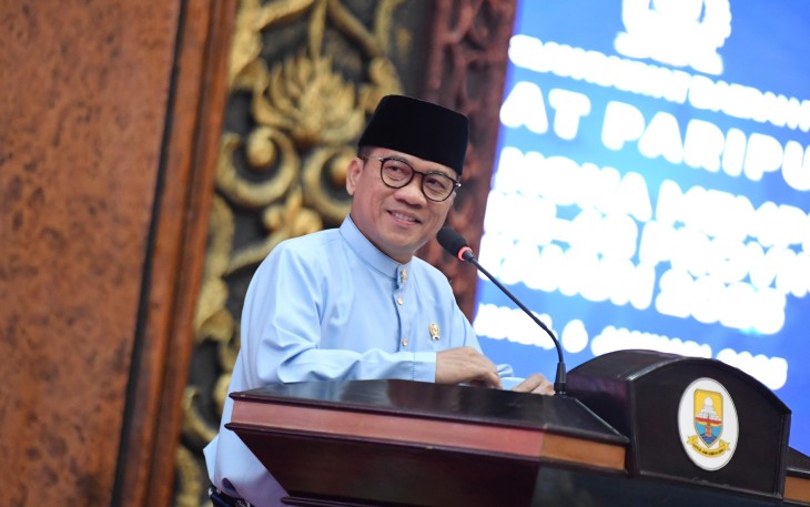 Mendes PDT Yandri Susanto saat memberi sambutan dalam Rapat Paripurna DPRD Provinsi Jambi dalam Rangka Memperingati Hari Ulang Tahun (HUT) Ke-68 Provinsi Jambi, di Gedung DPRD Provinsi Jambi, Senin (6/1/2025).