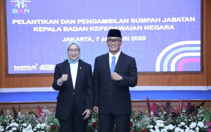 MenPANRB Rini Widyantini foto bersama Kepala BKN Prof Zudan Arif Fakhrulloh di Jakarta, Selasa (7/1/2025)