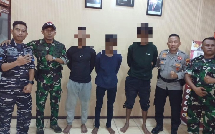 Babinpotmar TNI AL bersama Babinsa saat Berhasil Amankan Pelaku Pencurian Speedboat di Pulau Kasu