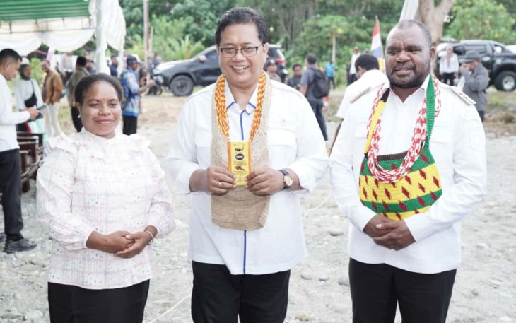 Wamentrans Viva Yoga Monitor Program Transmigrasi di Papua Barat