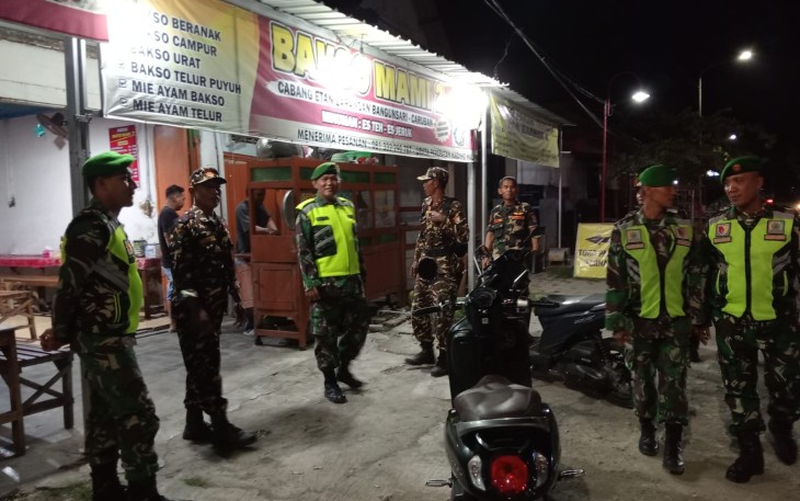 Koramil 0803-03/Balerejo dan Banser Perkuat Sinergi serta Dorong Siskamling Warga