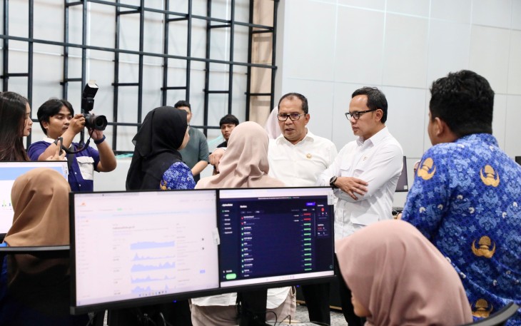 Wakil Menteri Dalam Negeri (Wamendagri) Bima Arya Sugiarto mengapresiasi Pemerintah Kota (Pemkot) Makassar dalam mengintegrasikan berbagai layanan melalui Mal Pelayanan Publik (MPP)