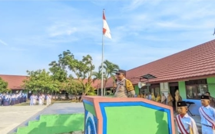 Polsek Belitang II Menjadi Pembina Upacara 