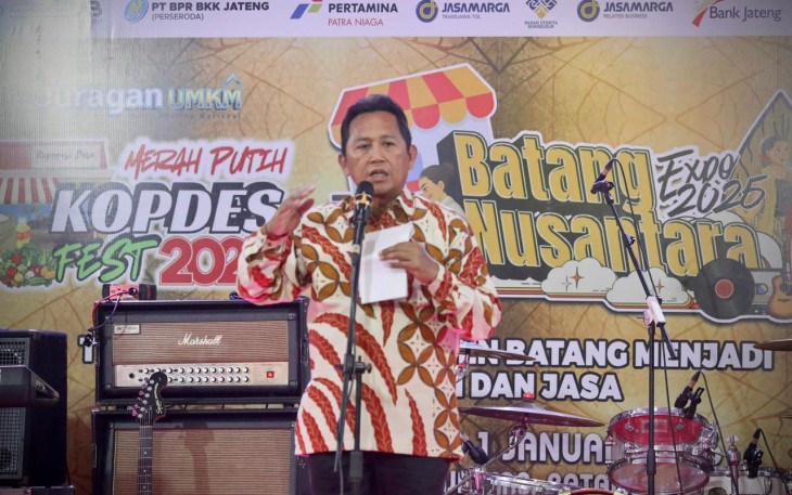 Sekretaris Kementerian Koperasi (SesKemenkop) Ahmad Zabadi membuka acara Batang Nusantara Expo dan Kopdes (Koperasi Desa) Merah Putih Fest 2025