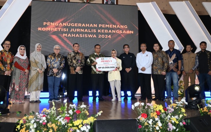 BNPT Serahkan Penghargaan dan Hadiah Kepada Pemenang Kompetisi JKM 