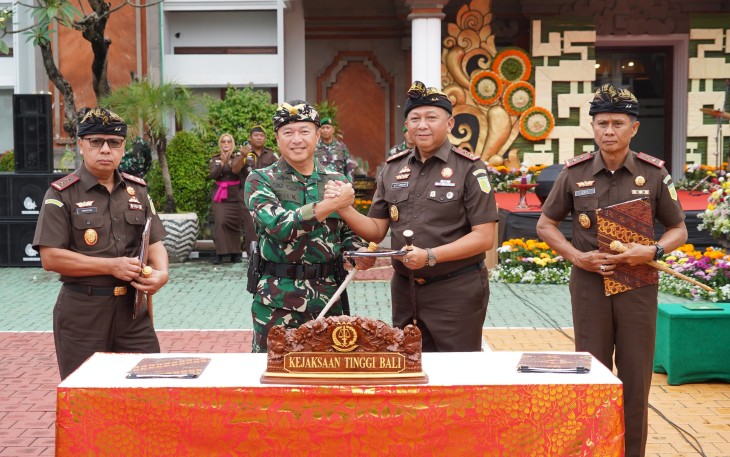 Pangdam IX/Udayana dan Kajati Pimpin Apel Gelar Pasukan Gabungan