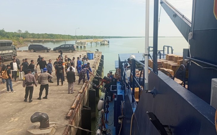 BC 30001 saat Sandar di Pelabuhan Langsa.