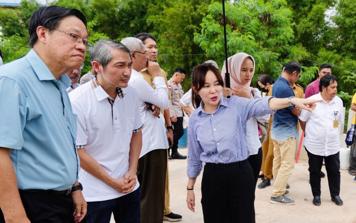 Wakil Kepala BP Batam Li Claudia Chandra saat Sidak Lokasi Penimbunan Sungai Permata Baloi