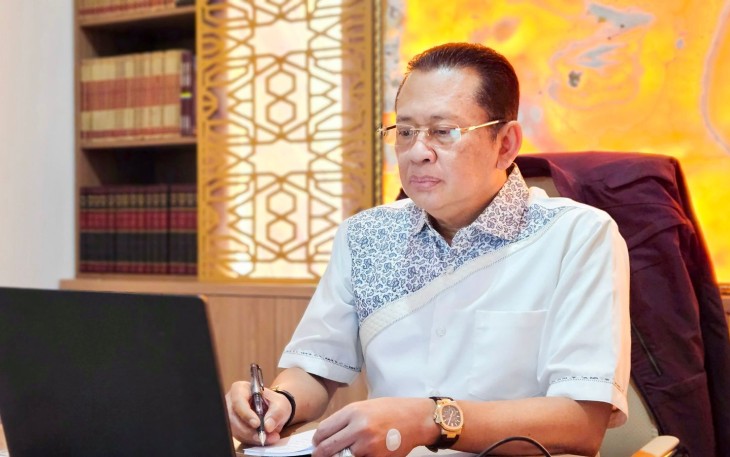 Bamsoet saat menjadi narasumber Webinar 'Senjata, Regulasi dan Celah Penyalahgunaannya yang diselenggarakan Fakultas Ilmu Sosial dan Ilmu Politik Universitas Indonesia (LPPSP-FISIP UI) di Jakarta, Jumat (31/1/25).