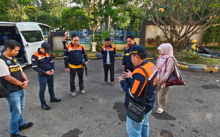 Tim relawan diberangkatkan dari Kanwil Bea Cukai Aceh pada pukul 08.00 WIB.
