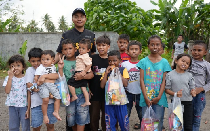 Bea Cukai Lhokseumawe hadir menyalurkan bantuan kemanusiaan kepada para pengungsi. 