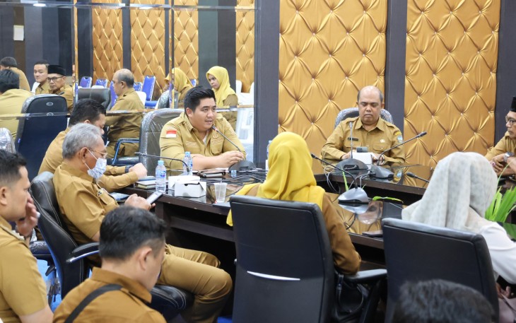 Bupati Bintan, Robby Kurniawan saat Ikuti Zoom Meeting Bersama Mendagri