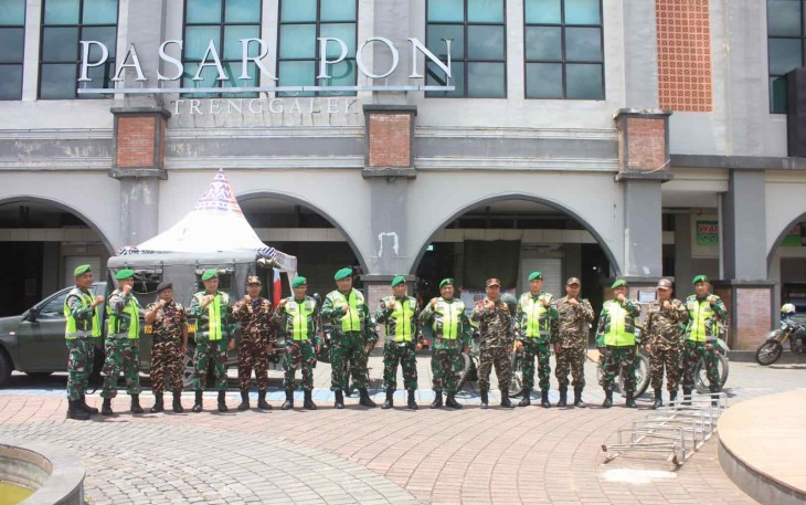 Patroli bersama di wilayah Kodim 0806 Trenggalek 