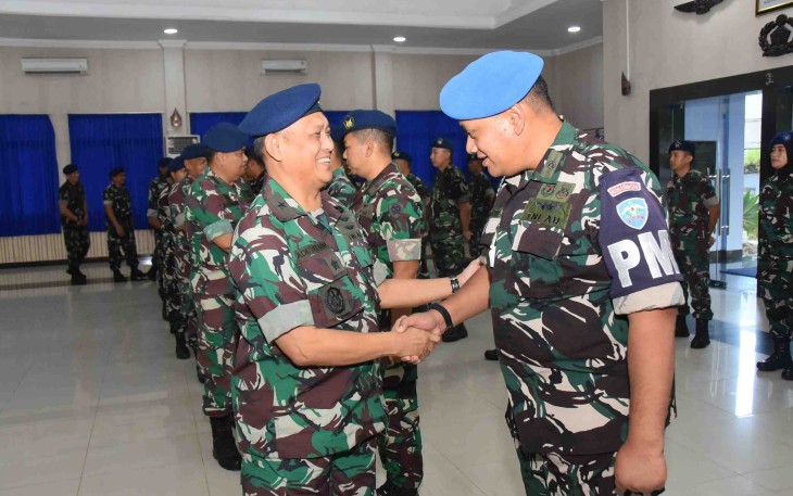 Kapok Sahli Koharmatau Marsma TNI Ade Budianaemberikan ucapan selamat kenaikan pangkat, Rabu (1/10)