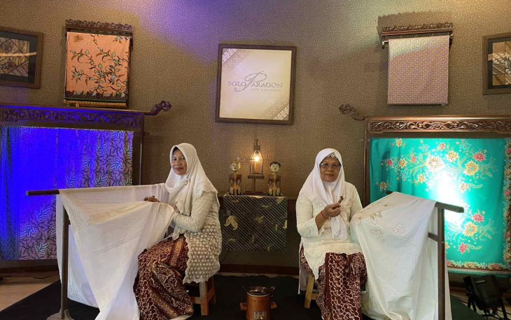Hari Batik Nasional di Solo Paragon Hotel & Residences
