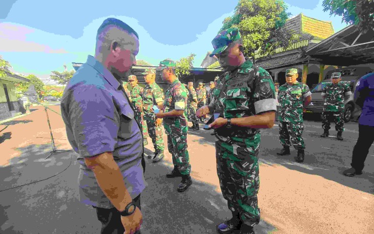 Pemeriksaan HP prajurit Kodim 0803/Madiun