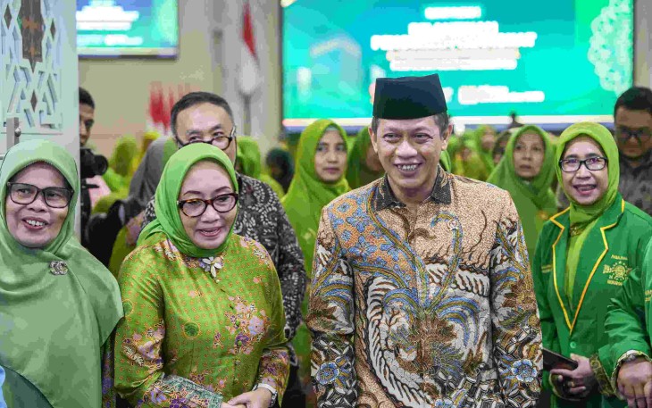 Menteri Hanif bersama muslimat NU di Jakarta 