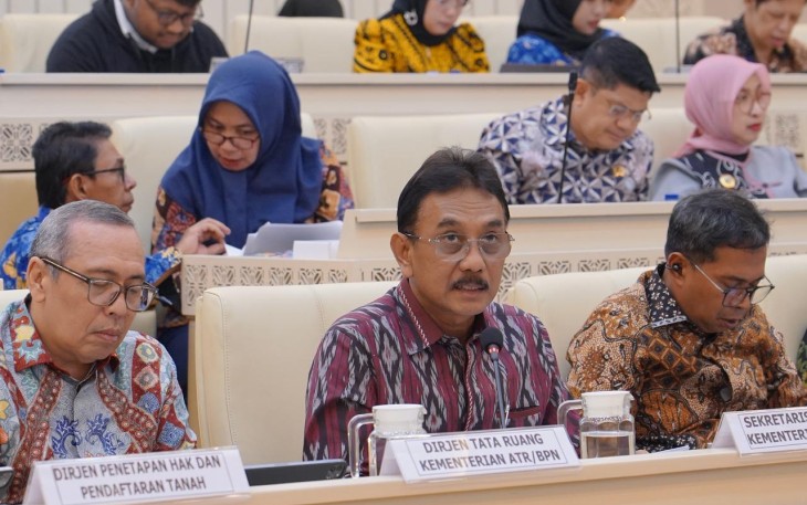 Dalu Agung Darmawan memaparkan rinciannya dalam Rapat Panitia Kerja (Panja) DPR RI tentang PNBP, di Gedung Nusantara DPR RI, Jakarta, Senin (17/11/2025).