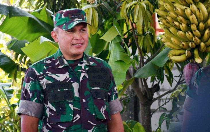 Danrem 081/DSJ Kolonel Arm Untoro Hariyanto di sela menghadiri Sarasehan Pengembangan Kawasan Pawitandirogo di TPA Winongo, Kota Madiun, Jumat (22/8/2025). 