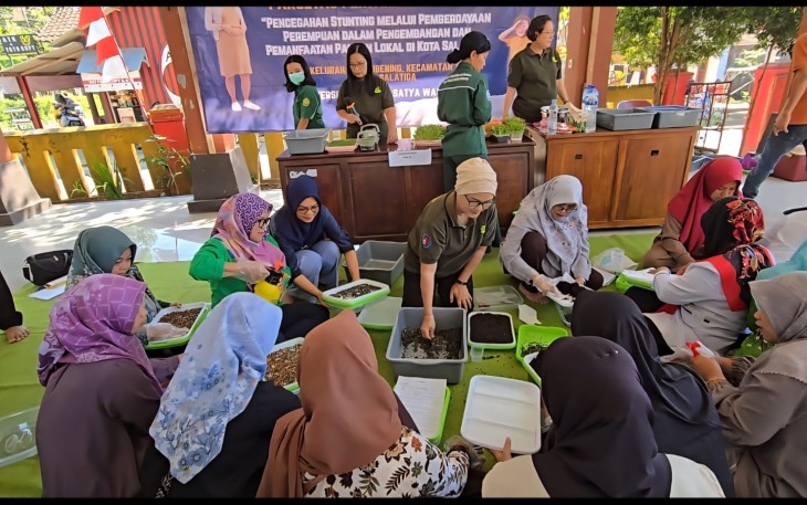 FPB UKSW gelar PkM “Pencegahan Stunting melalui Pemberdayaan Perempuan dalam Pengembangan dan Pemanfaatan Pangan Lokal di Kota Salatiga”, baru-baru ini.