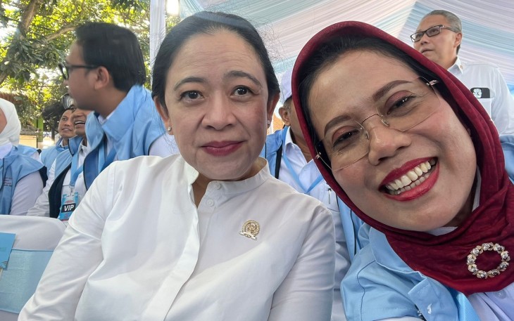 Penasihat Fraksi PDI Perjuangan DPRD Jawa Timur, Dr. Sri Untari Bisowarno, M.AP bersama Sri Untari bersama Puan Maharani saat menghadiri Launching Kelembagaan Koperasi Merah Putih se-Indonesia di Klaten, Jawa Tengah, Senin (21/07/2025).