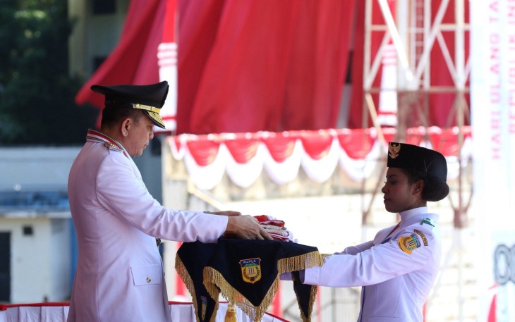 Penjabat (Pj) Gubernur Papua Agus Fatoni selaku Inspektur Upacara (Irup) HUT RI ke-80 