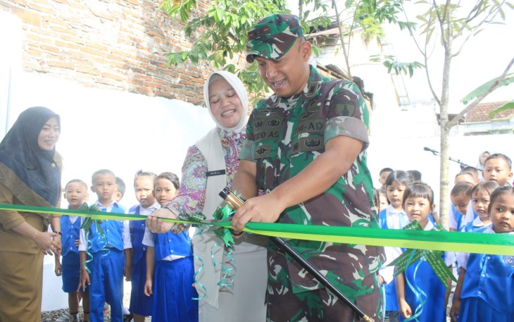 Dandim 0806/Trenggalek Resmikan Fasilitas Kamar Mandi Baru di TK Kartika IV-27