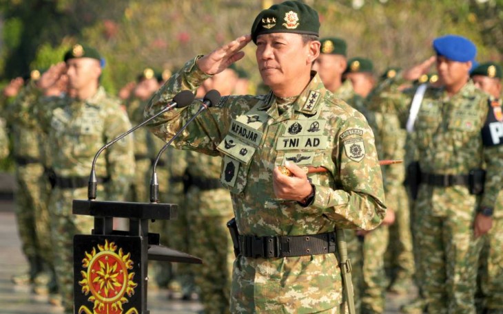 Pangkostrad Letjen TNI Mohammad Fadjar 