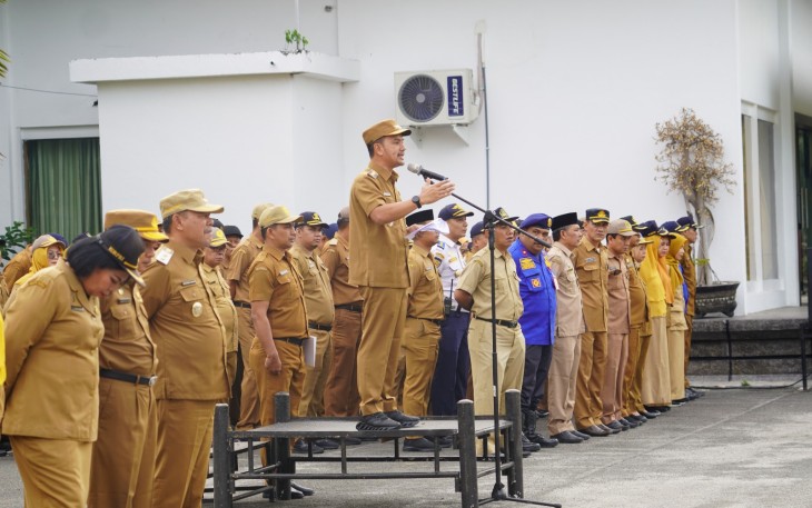 Pimpin Apel Gabungan Pasca Cuti Lebaran Idul Fitri