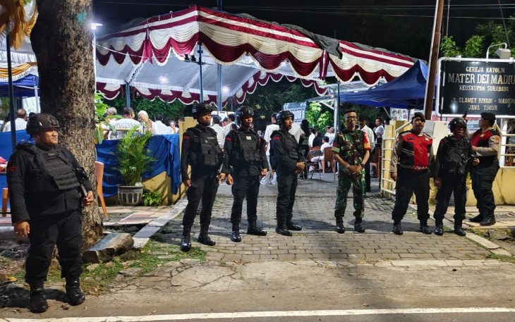 Anggota Koramil 0803/15 Kartoharjo Laksanakan Pengamanan Misa Kamis Putih Gereja Paroki Materdai