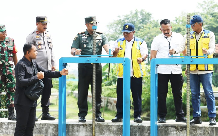 Menteri Pekerjaan Umum (PU) Dody Hanggodo mengajak kolaborasi lintas sektor untuk meningkatkan produksi beras nasional dengan menerapkan teknologi Irigasi Padi Hemat Air (IPHA) 