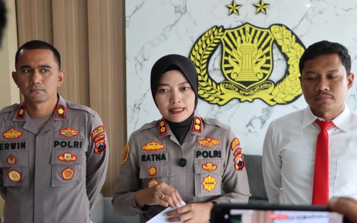 Kapolres Semarang AKBP Ratna Quratul Ainy saat memberikan konferensi pers, Senin (21/4)
