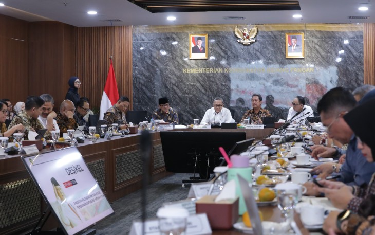 Mendes Yandri Usul Hasil Kopdes Dialokasikan pada Beasiswa Pendidikan dan Perbaikan Jalan Desa
