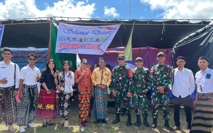 Satgas Pamtas RI-RDTL Yonarhanud 15/DBY Dukung Penuh Kegiatan Hardiknas SMA N 1 Amfoang Timur di Kantor Bupati Kupang