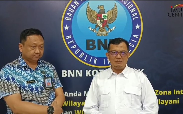 Anggota DPRD Kota Depok Komisi C Fraksi PKS Imam Musanto bersama Kepala BNN Kota Depok