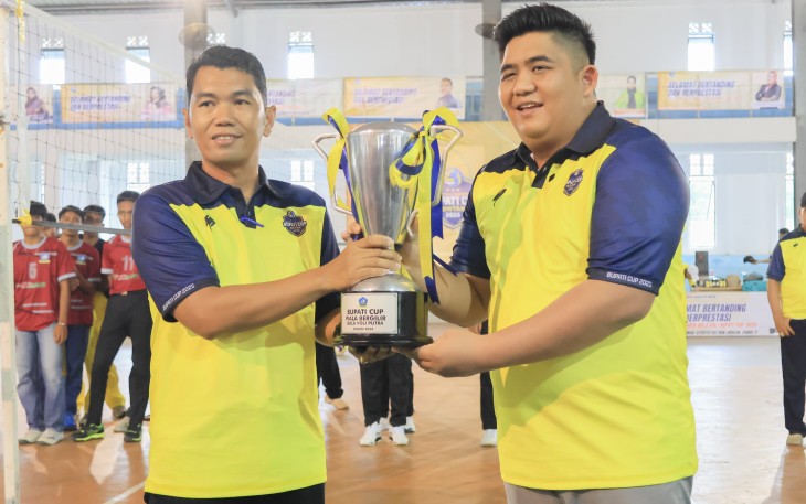 Bupati Bintan Resmi Buka Turnamen Bola Voli Bupati Cup 2025 di Bintan Timur