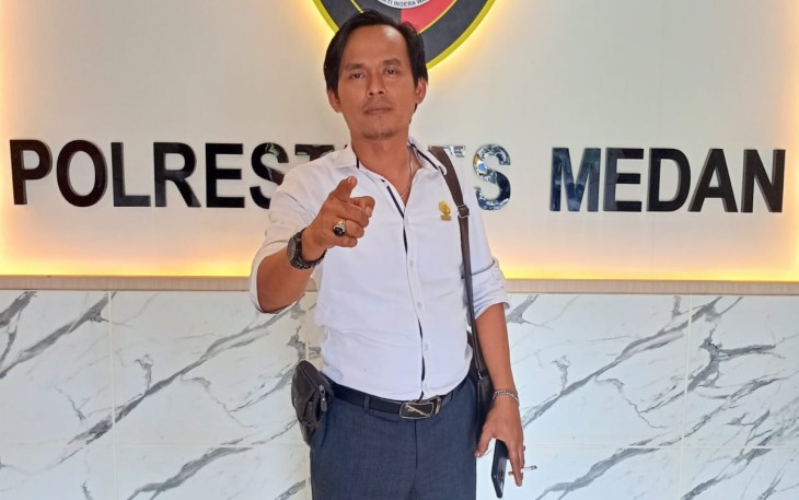 Praktisi Hukum.