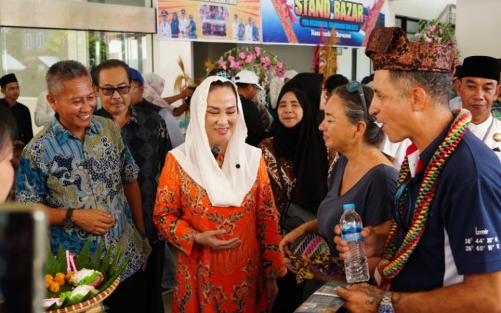 Stand Bazar Dalam Rangkaian Yacht Rally Sail To Natuna, di Resmikan Oleh Cen Sui Lan dan Deputi BNPP RI