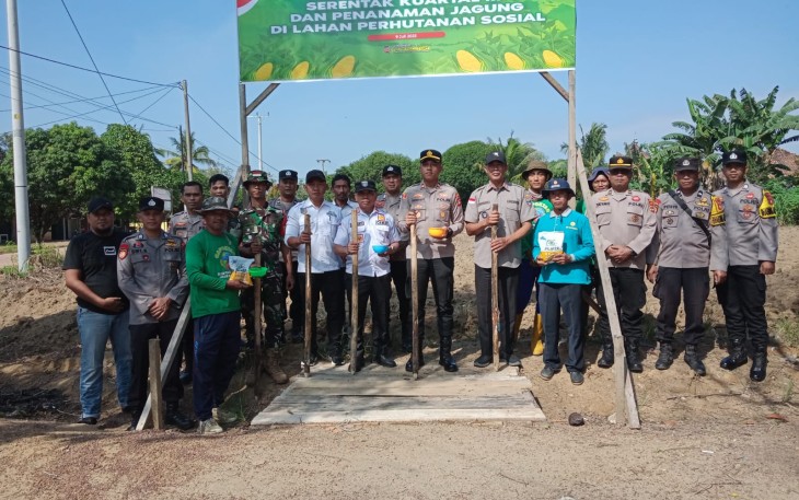 Polsek Belitang III Tanam Jagung Serentak Kuartal 3