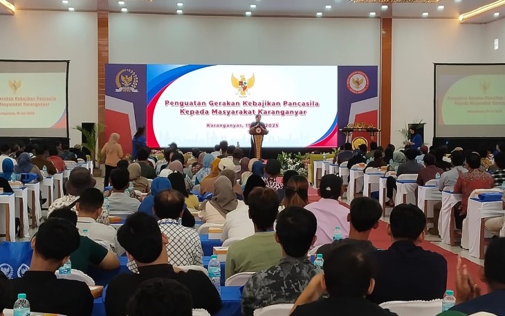 Kegiatan sosialisasi "Penguatan Gerakan Kebajikan Pancasila kepada Masyarakat Karanganyar" bersama Badan Pembinaan Ideologi Pancasila (BPIP) dan berbagai elemen masyarakat di Kabupaten Karanganyar, Jawa Tengah, Selasa (15/7/2025)