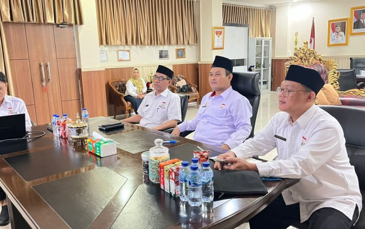 Penjabat Sekretaris Daerah Provinsi Bengkulu, Herwan Antoni, menghadiri rapat konsolidasi kesiapan launching Koperasi Desa/Kelurahan Merah Putih