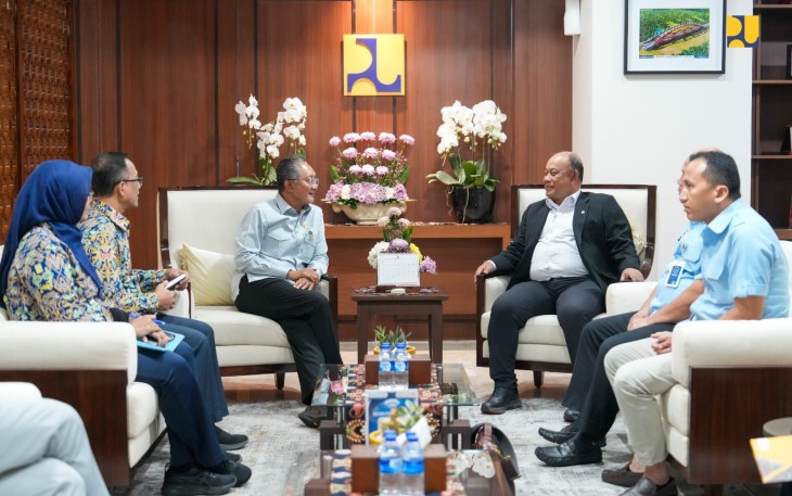 Menteri Pekerjaan Umum (PU) Dody Hanggodo bertemu dengan Kepala Badan Gizi Nasional (BGN) Dadan Hindayana