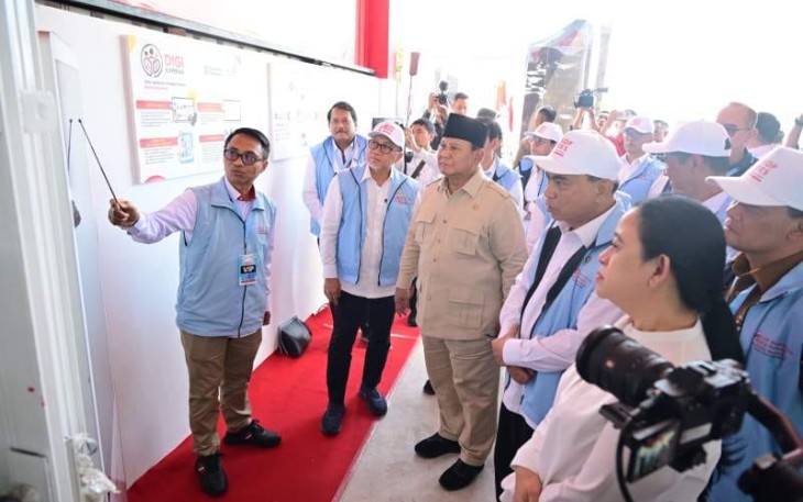 Presiden RI Prabowo Subianto beserta jajaran Menteri saat Peresmian Program Koperasi Desa/Kelurahan Merah Putih (KDMP) di Desa Bentangan, Klaten, Jawa Tengah, pada Senin (21/7)