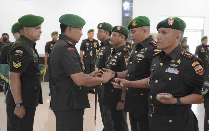 Danrem 023/KS Kolonel Inf Jansen P Nainggolan saat sertijab 