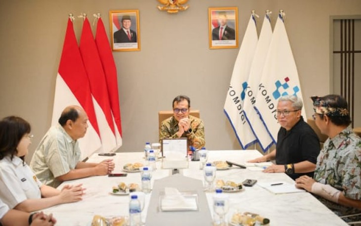 Sejumlah praktisi internet dan digital Indonesia melakukan pertemuan dengan Wakil Menteri Komunikasi dan Digital Nezar Patria di Kantor Kementerian Komdigi, Jakarta, Rabu (30/07/2025)