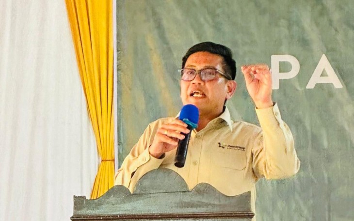 Deputi Bidang Pengembangan Usaha Koperasi Kemenkop Panel Barus 