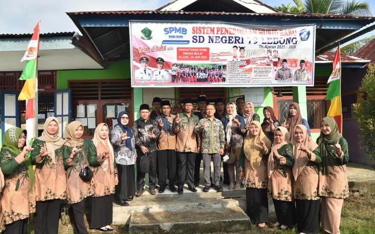 Wakil Kementerian Pendidikan Dasar dan Menengah (Wamendikdasmen), Fajar Riza Ul Haq, mengunjungi sejumlah satuan pendidikan di Kabupaten Lebong, Provinsi Bengkulu