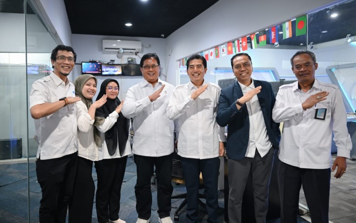 Wakil Menteri Transmigrasi Viva Yoga Mauladi saat menjadi Host Tamu Program RRI Indonesia Menyapa Pagi dengan narasumber Al Haris